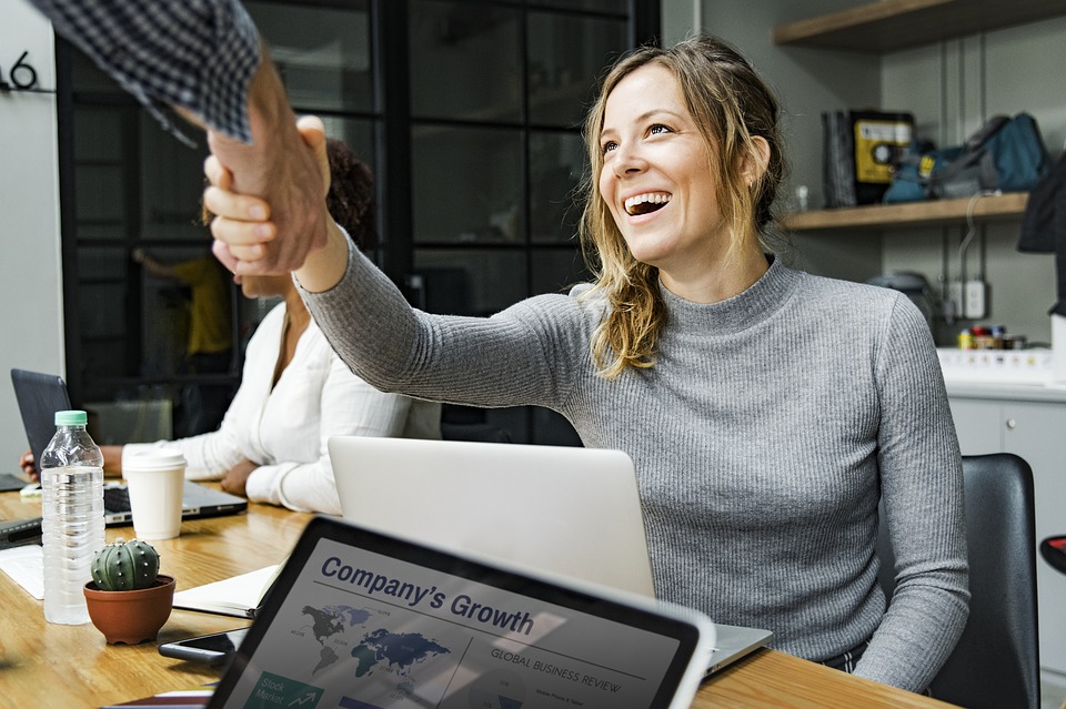 Lancement d’un business : pourquoi choisir le coworking ?