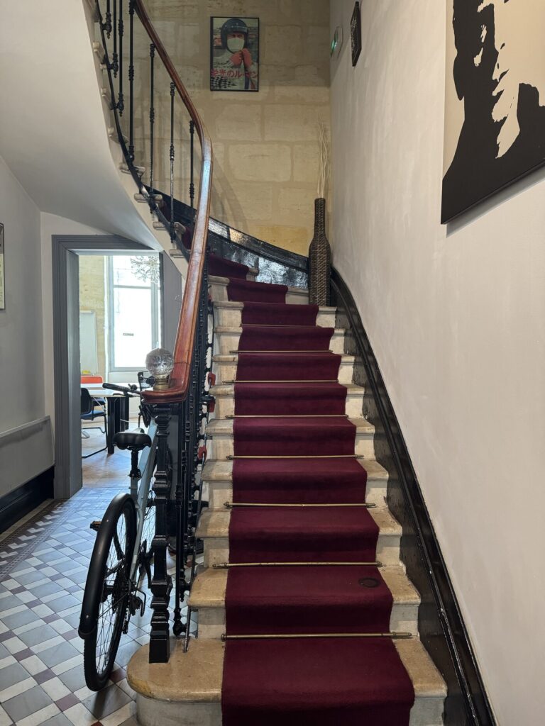 Entrée du coworking WorkingPlace, 147 rue Croix de Seguey à Bordeaux