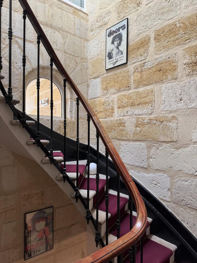 Escalier en pierre du coworking WorkingPlace à Bordeaux
